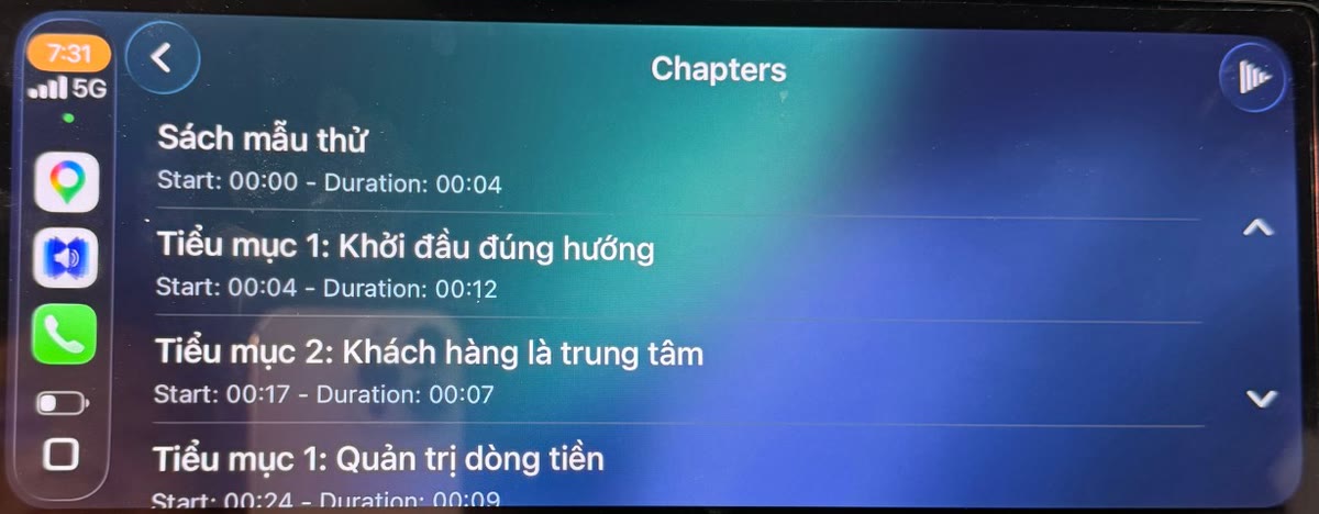 CarPlay: danh sách chương của sách, kèm thời điểm bắt đầu và độ dài